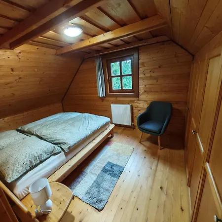 Korso V Sukromi So Zahradou 1200m2 Feriehus