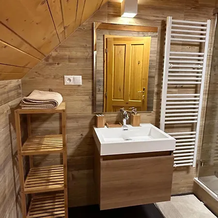 Korso V Sukromi So Zahradou 1200m2 *