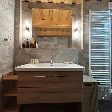 Casa de Férias Korso V Súkromí So Záhradou 1200m2 *